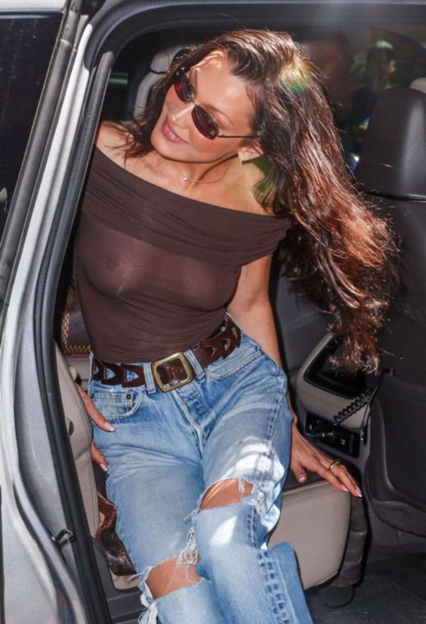 Белла Хадид гуляла по Нью -Йорку в прозрачном топе (фото) 3 ddd16934666871c17a2eba1882270f3c