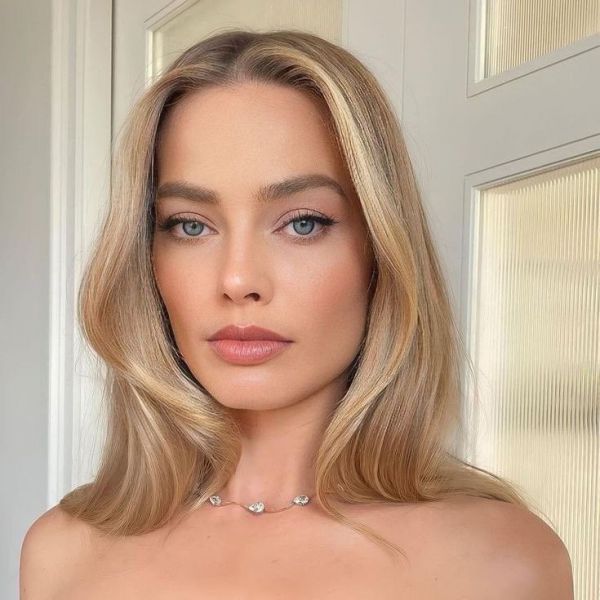 Марго Робби вышла в мир в маленьком черном платье (фото) 2 f6b12cb1a73f865d2f6c38088338732f