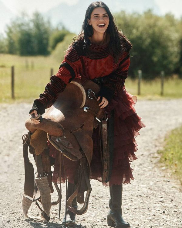 f6e7df915d40f5c7fc4d198de9904bb8