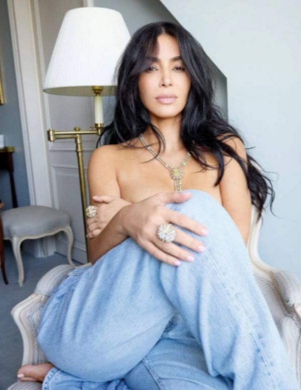 Голый, но в бриллиантах: Ким Кардашьян был выставлен для Vogue (фото) 3 31b715ca754a0e4476aa046773f24aa4