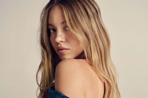 Сидни Суйни повторил легендарное изображение Бритни Спирс (фото) 2 45c343f1f11c52de1d67abd7b944d60d