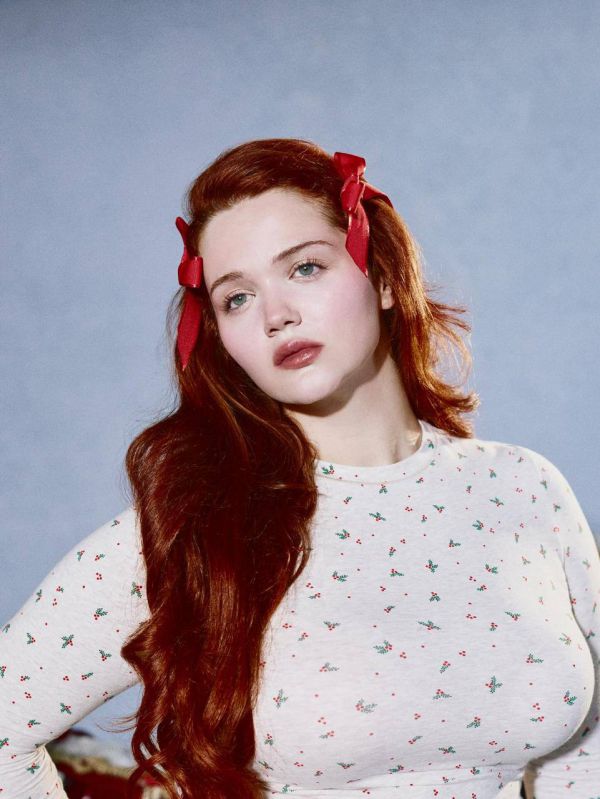 Ким Кардашьян уже выпустила праздничную кампанию от SKIMS (фото) 6 cc1b29747720f1500f0b362b7307ec93